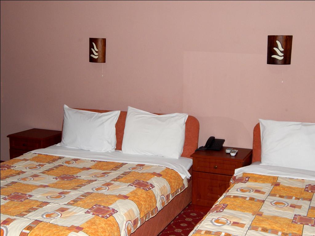 Hotel Emka เทโทโว ภายนอก รูปภาพ